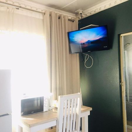 Mavi Guest House East London Ngoại thất bức ảnh